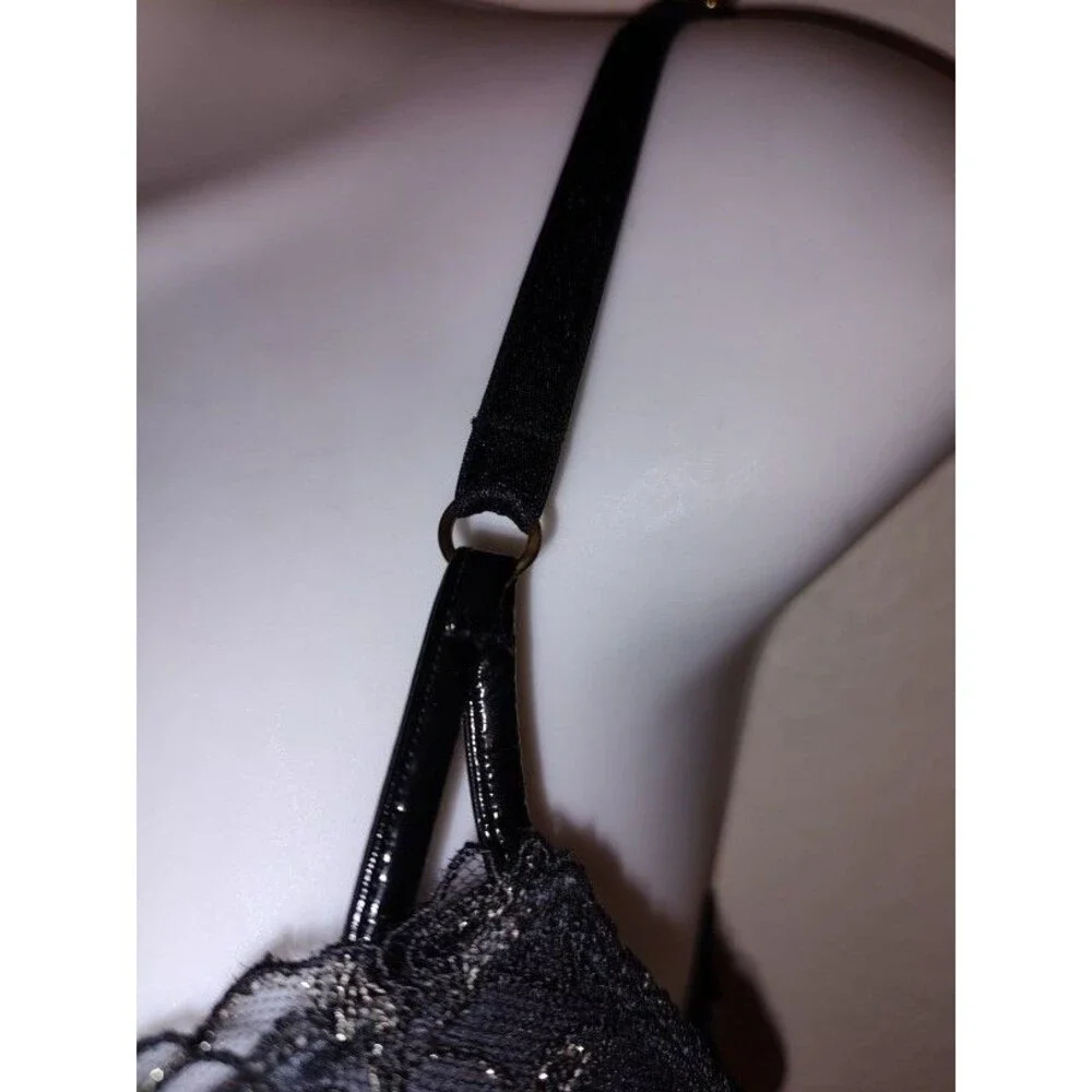 Victoria's Secret Very Sexy Black Fishnet Mesh Lace Rhinestone Straps Bra 34C